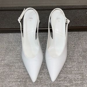 Sling back kitten heels